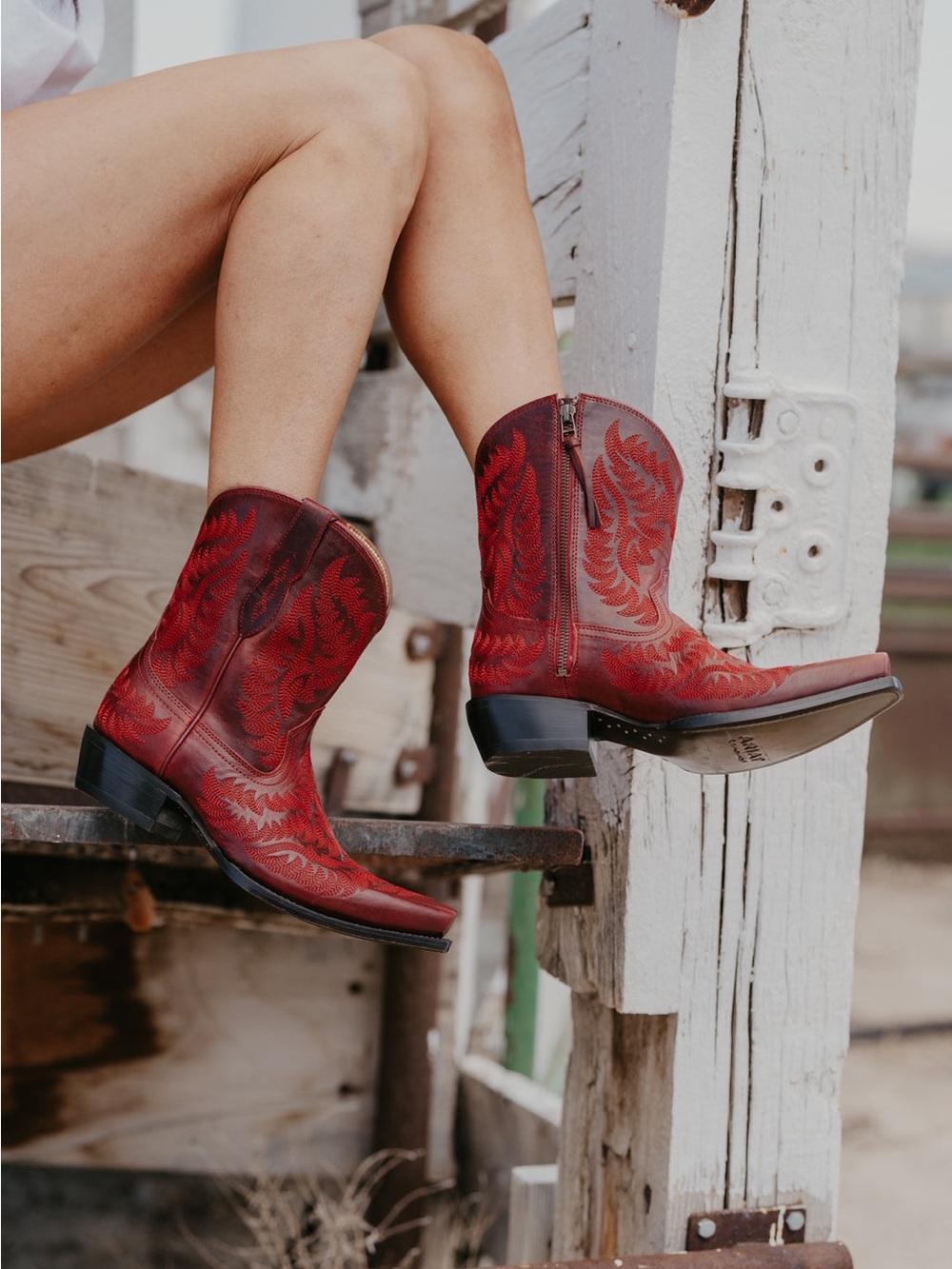 NWT ARIAT Cate Leather Western Boots